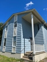 Building Photo - 3025 E 73rd St