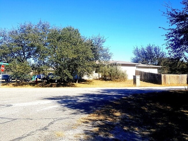 Building Photo - 21637 Boggy Ford Rd
