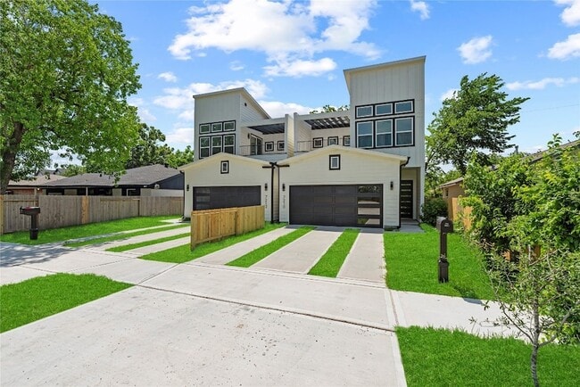 Photo - 7210 England St House