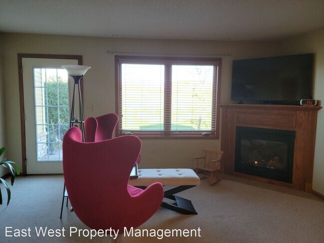Building Photo - 3 br, 2 bath House - 1573 Carlton Ave W - ...