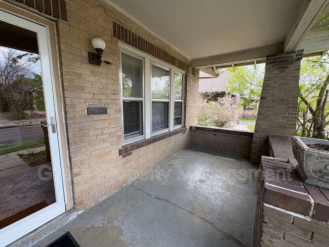 Building Photo - 1442 Perry St