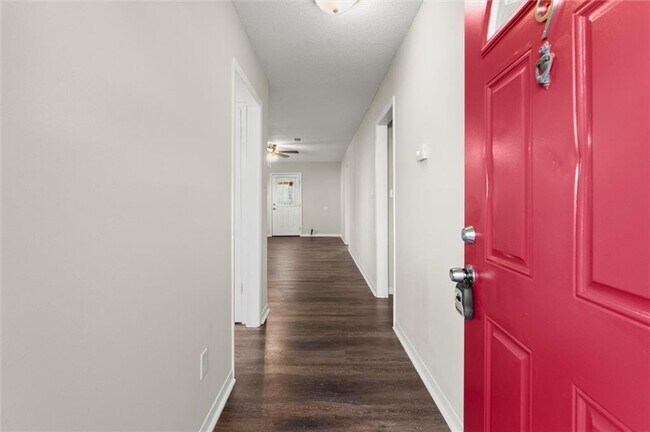 Foto del edificio - 5058 Jonesboro Rd