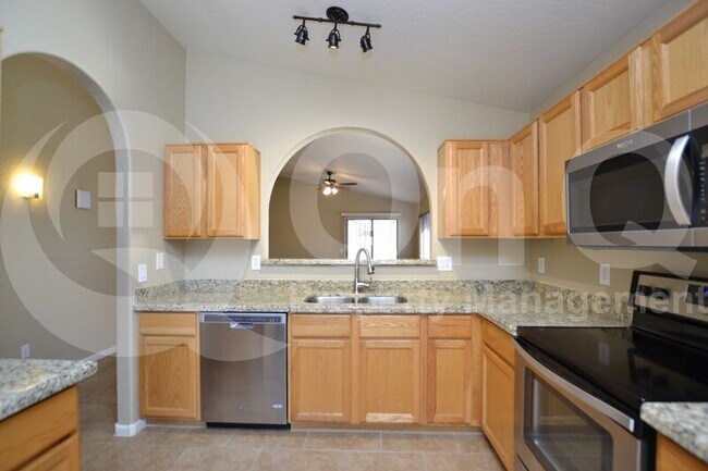 Foto del edificio - 734 W Oxford Ln