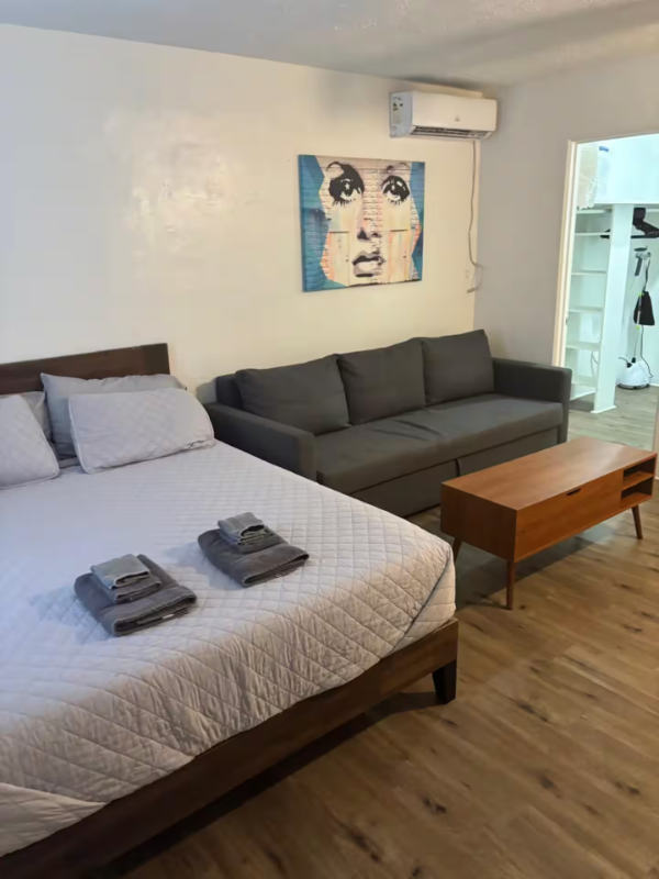 Foto principal - 425 2nd St N