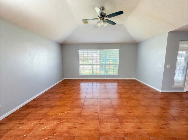 Foto del edificio - 8926 Diamond Lake Ln