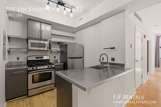 Foto del edificio - 809 6th St NW