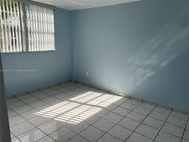 Building Photo - 14170 SW 84th St MIAMI, FL 33183