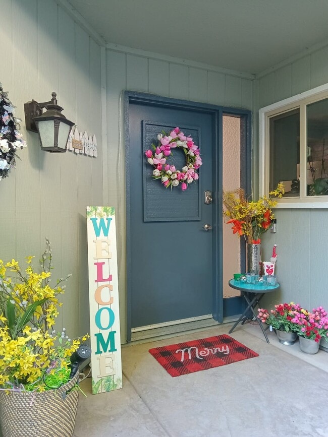 Building Photo - 7551 Maywood Dr