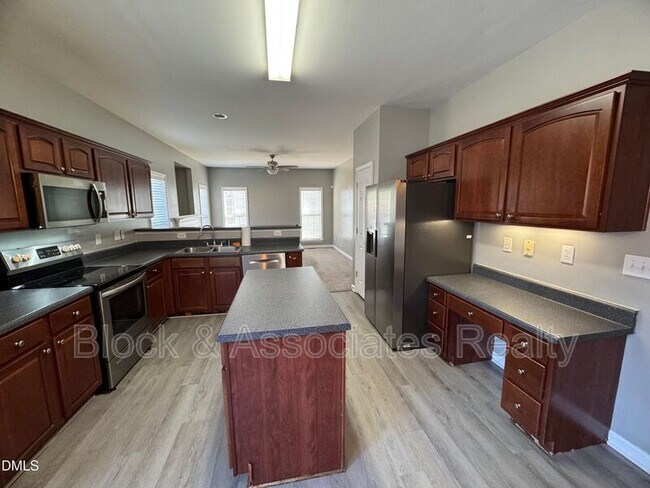 Foto del edificio - 3228 Forest Mill Cir