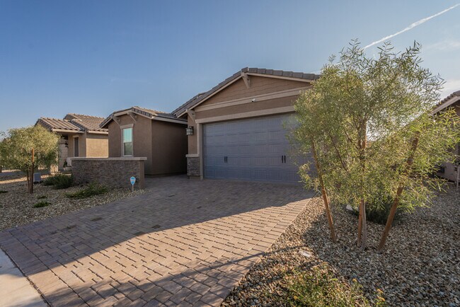 Foto del edificio - 4 Bed 3 Bath Beautiful New Build