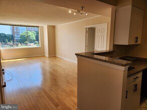 Building Photo - 5809 Nicholson Ln