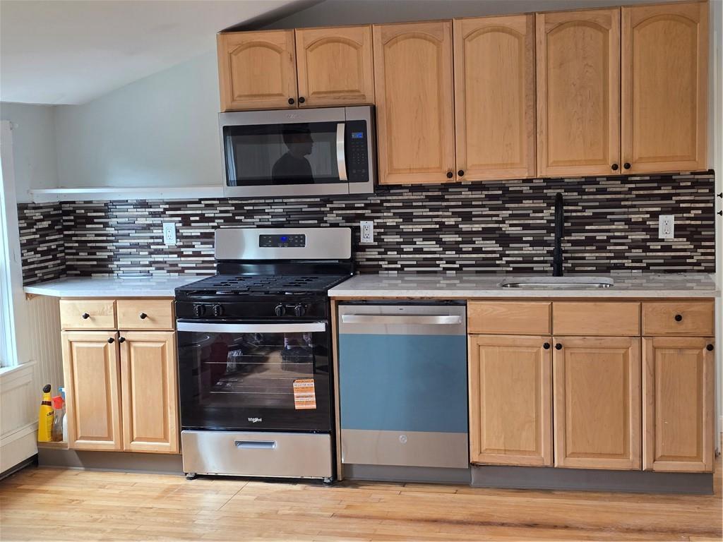 Foto principal - 93 Bayview Ave