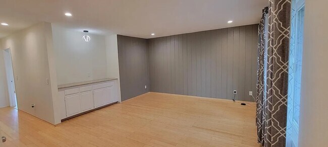 Building Photo - 4245 Asher St