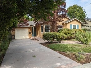 Building Photo - 1826 Coastland Ave