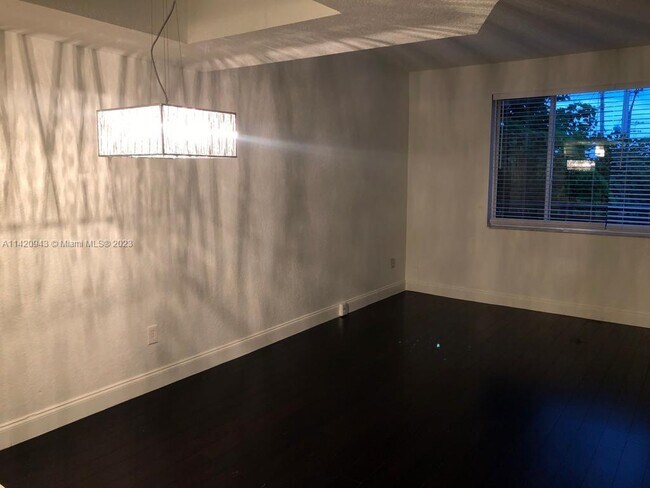 Foto del edificio - 705 SW 148th Ave