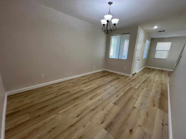 Building Photo - 2313 Scissortail Ct