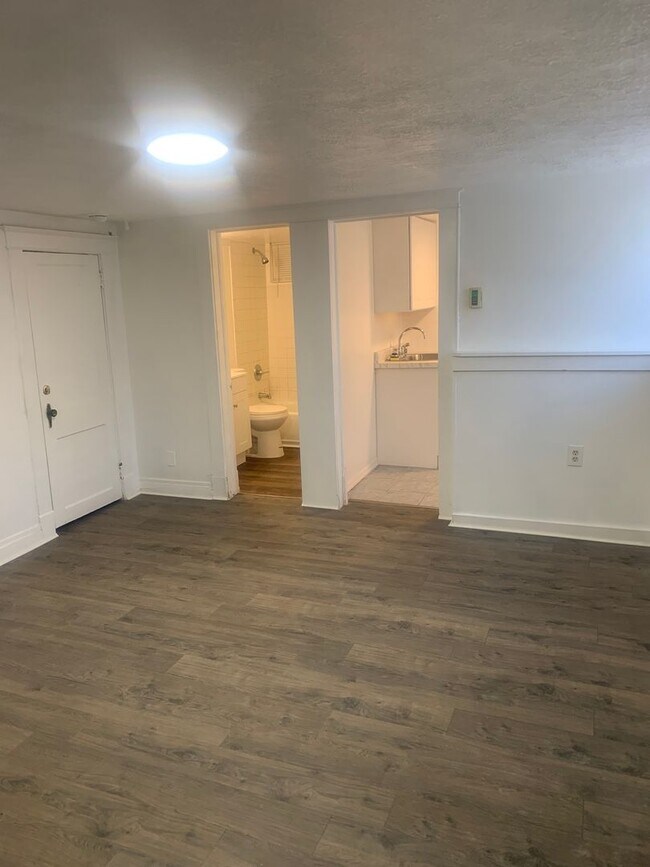 Foto del edificio - 8014 Harford Rd