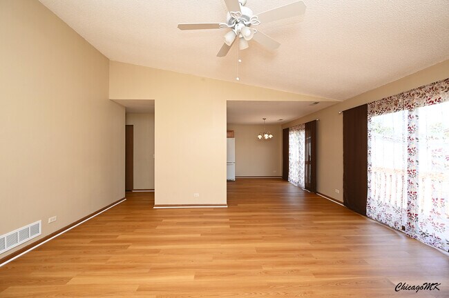 Foto del edificio - 340 Woodridge Cir