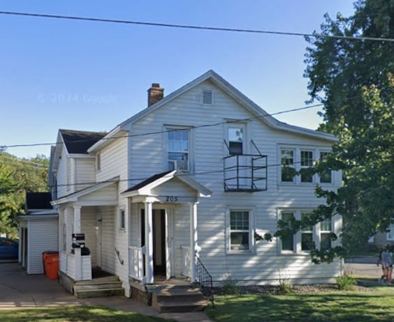 Building Photo - 205 Newton St