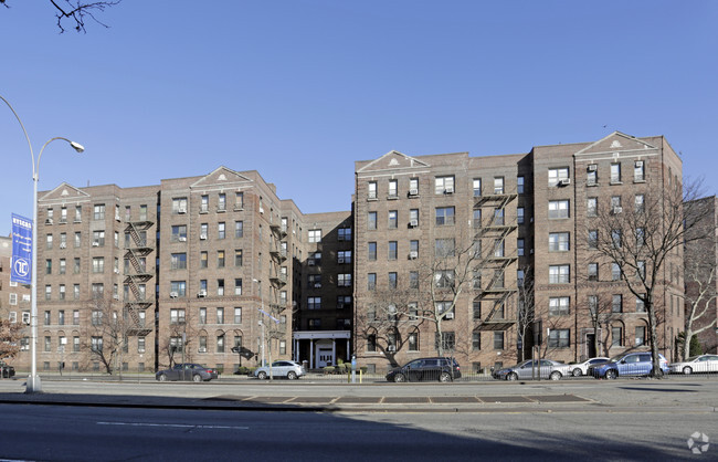 Building Photo - 10915 Queens Blvd