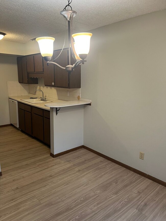 Foto del edificio - CONDO APARTMENT