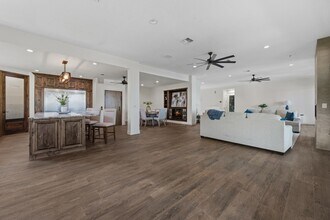 Building Photo - 11707 Edgewater Ct