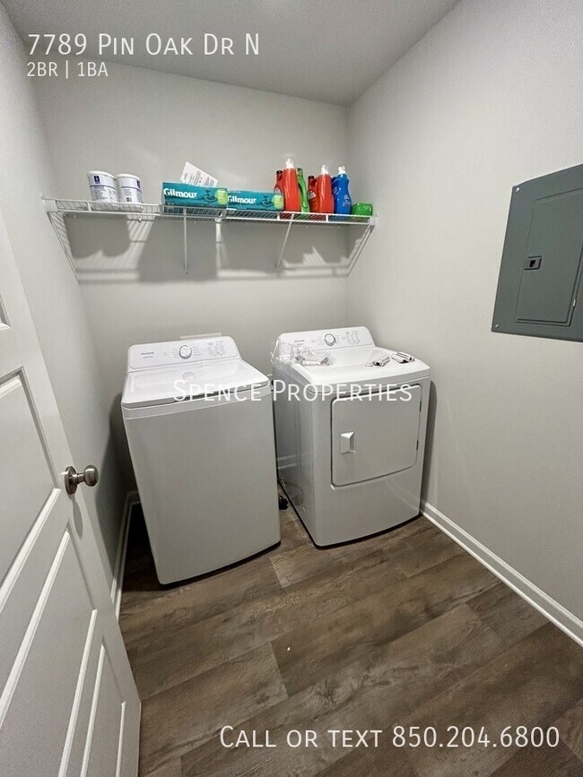 Foto del edificio - 7789 Pin Oak Dr N