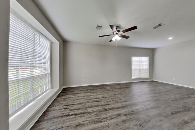 Foto del edificio - 16023 Willowpark Dr