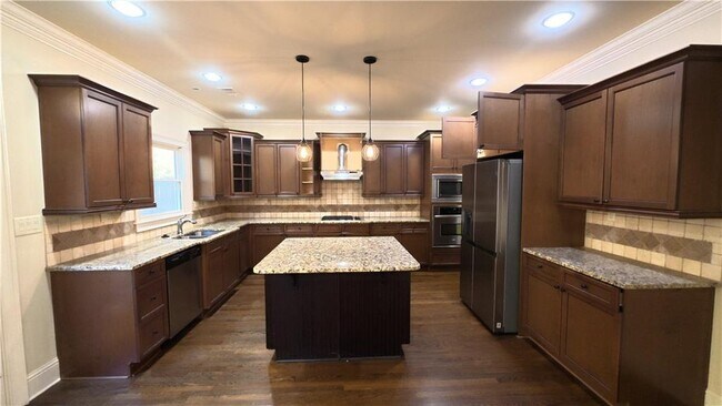 Building Photo - 3361 Lake McGinnis Dr