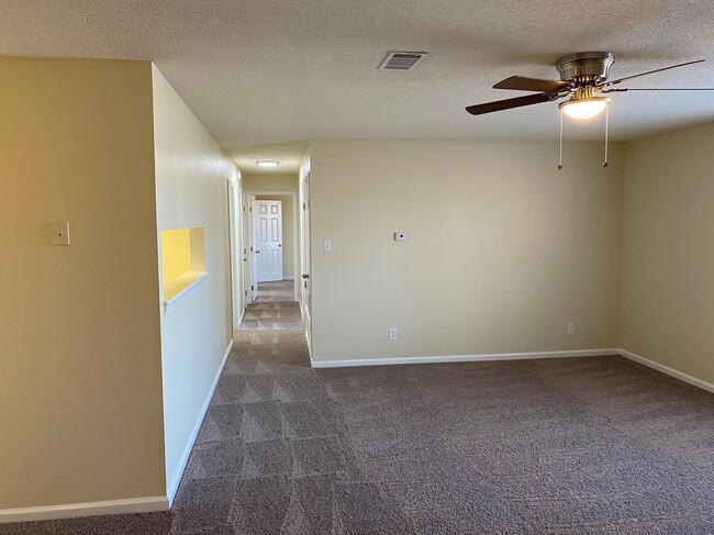 Building Photo - 2754 W Pershing Blvd