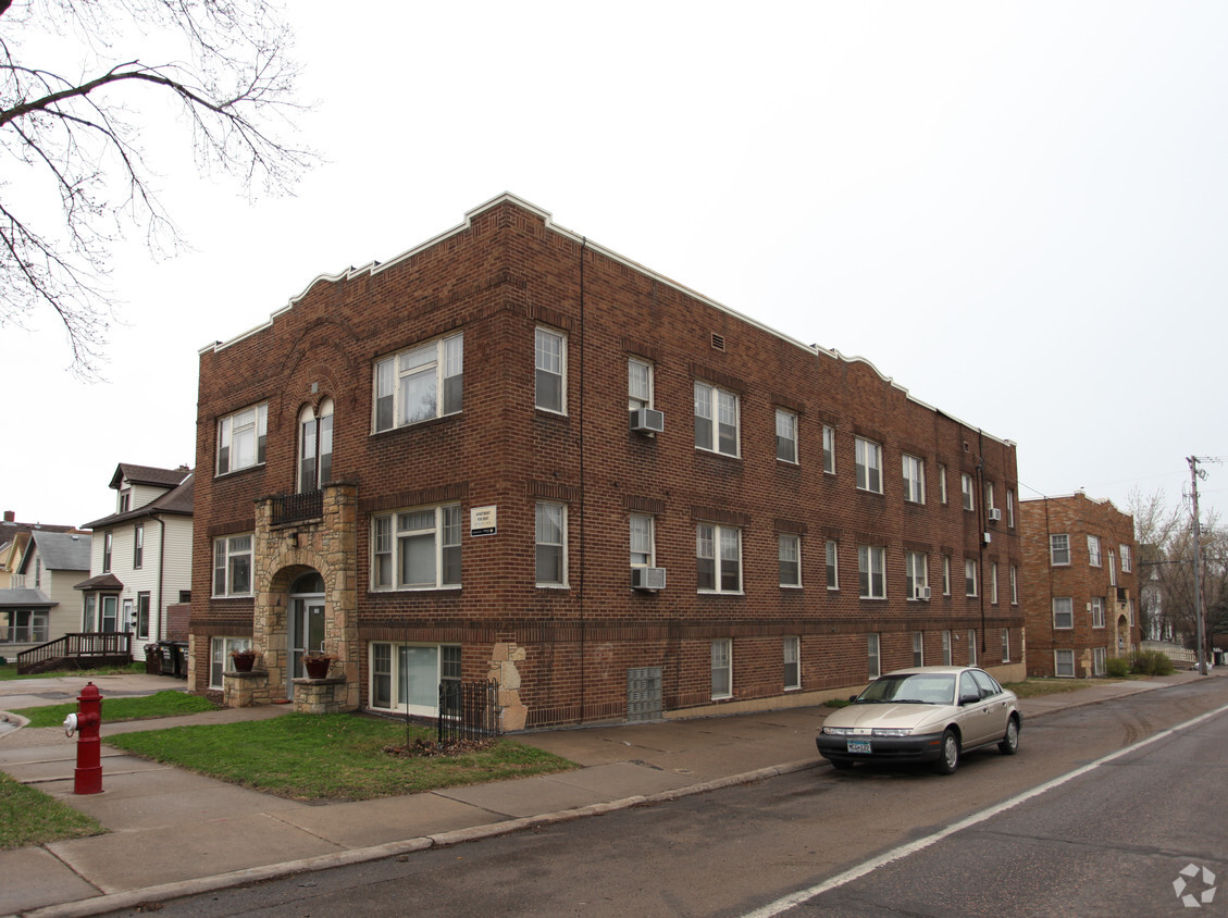 2426 Fillmore Ave NE Apartments Minneapolis, MN