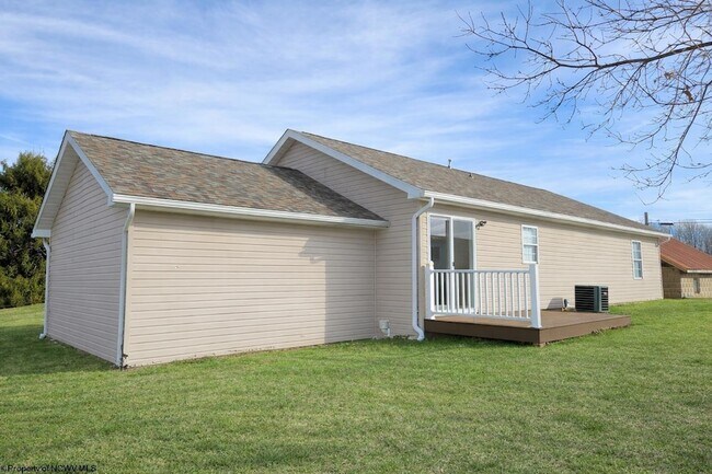 Foto del edificio - 1002 Bakers Ridge Rd