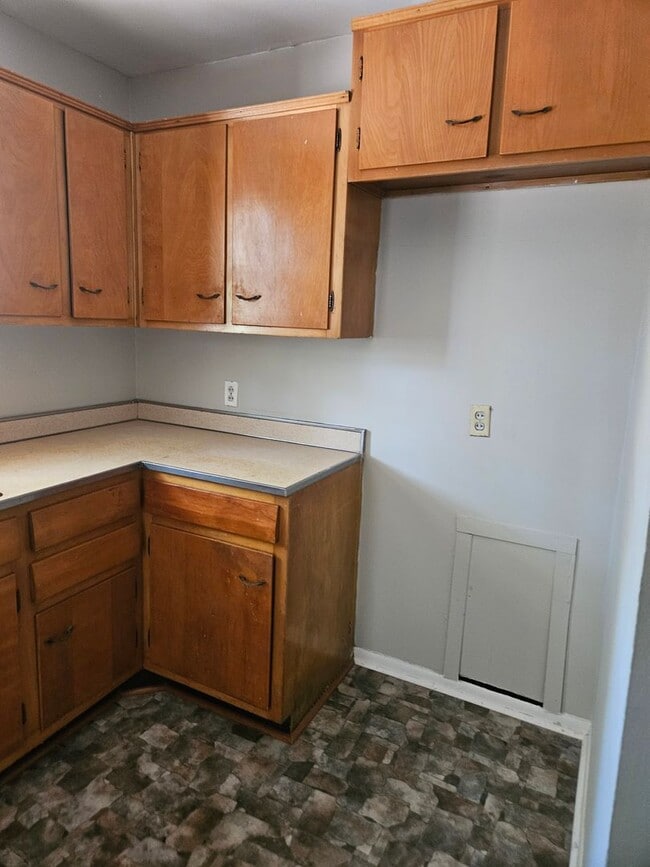 Building Photo - 307 Quail Dr
