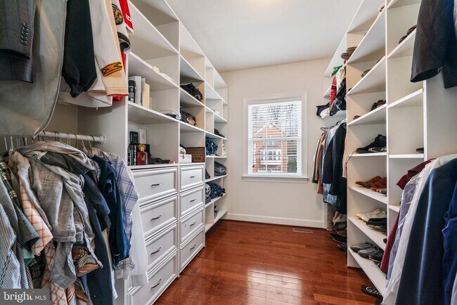 Foto del edificio - 6526 Wayside Pl