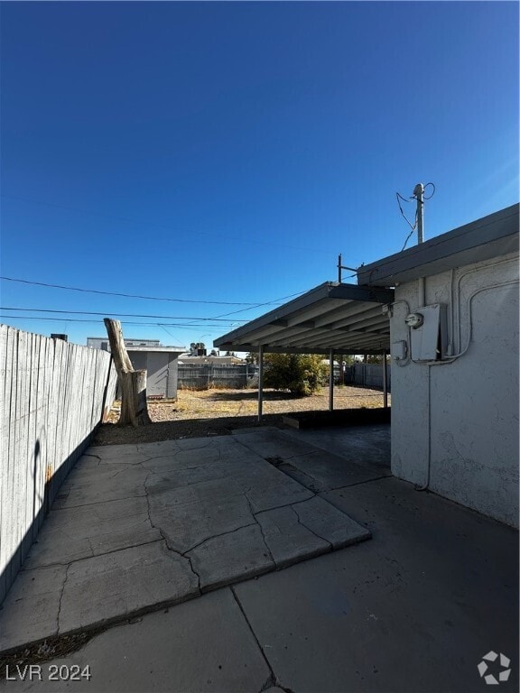 Building Photo - 2213 E Oakey Blvd