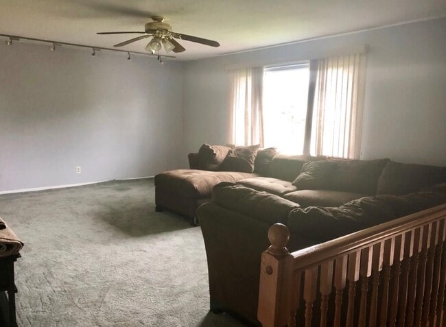 LR - 7776 Thompson Rd