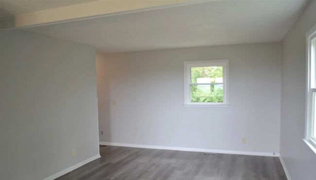 Building Photo - Don't miss out on this beautiful home!
