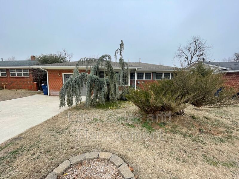 1507 Sheffield Rd, The Village, OK 73120 House for Rent in The