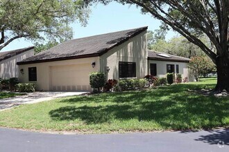 Building Photo - 3900 Glen Oaks Manor Dr