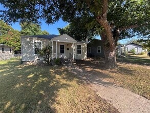 Building Photo - 5040 Lyndon Dr
