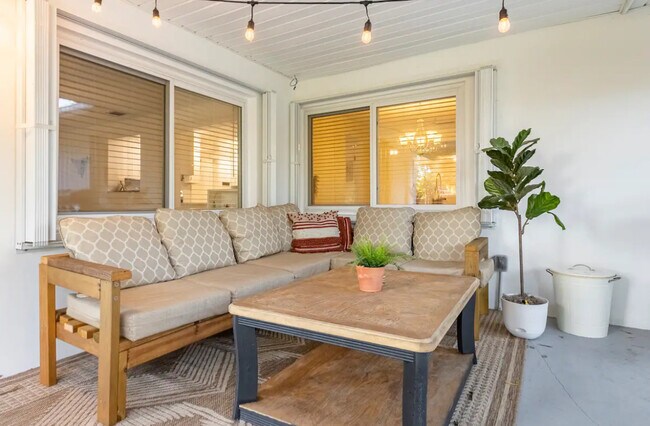 Foto del edificio - 1447 Caribbean Dr