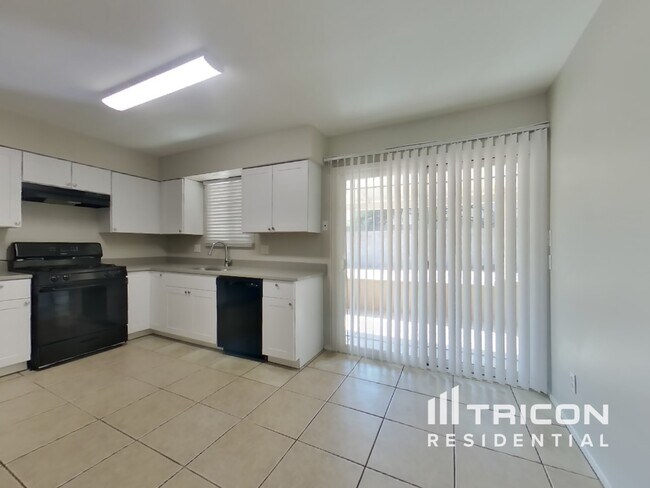 Building Photo - 12250 N Escobar Way