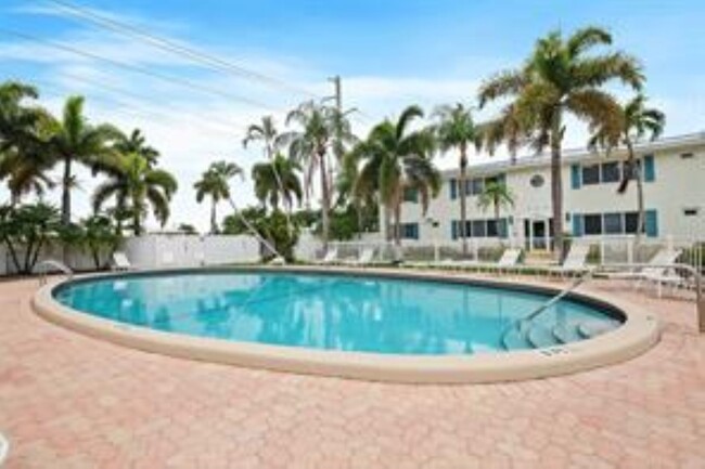 Foto del edificio - 1801 NE 62nd St