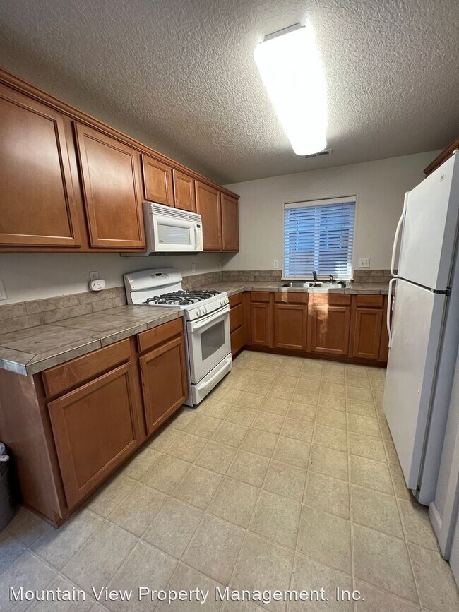 Building Photo - 3 br, 2 bath House - 2810 SW Cascade Ave.
