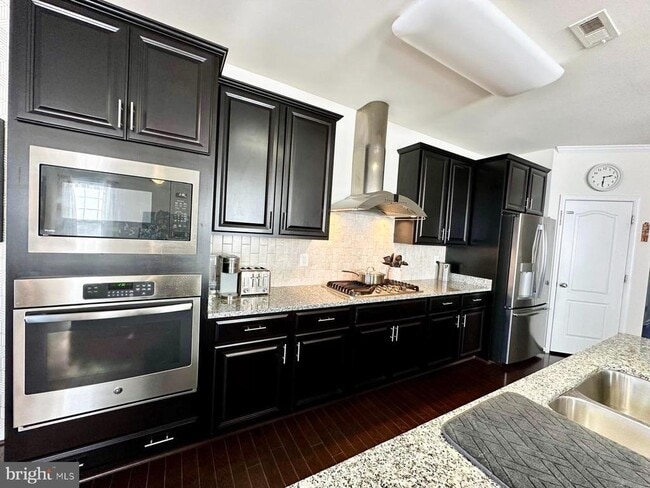 Foto del edificio - 23615 Rose Leigh Terrace