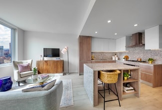 Building Photo - 1110 N Wells St