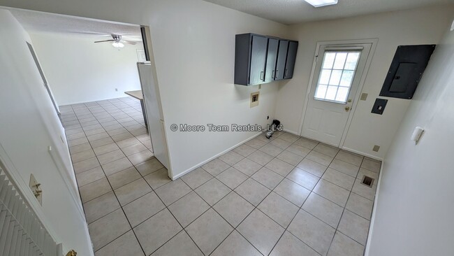 Foto del edificio - 2/2 & Office - Garage, Lawn Care Included