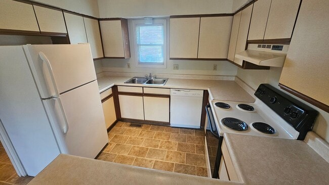 Foto del edificio - College Park - August 2026