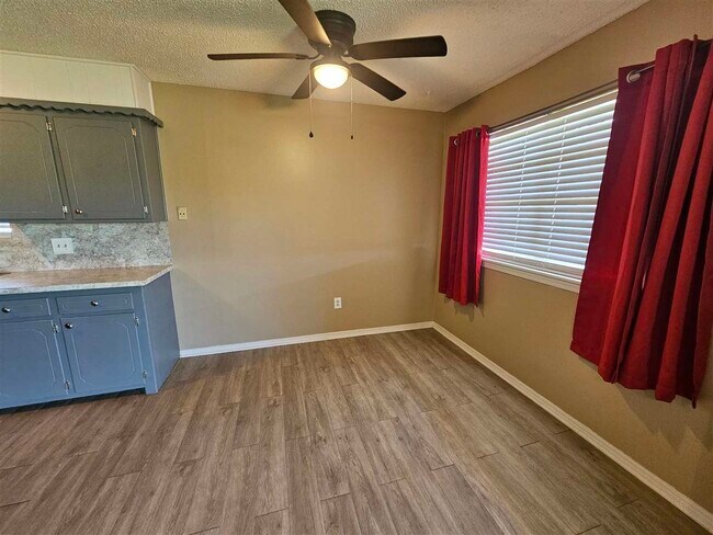 Foto del edificio - 3202 SE Footman Ln