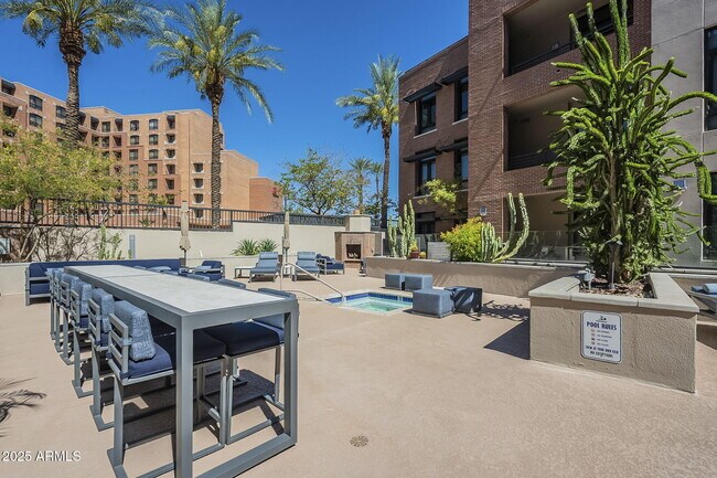 Foto del edificio - 7301 E 3rd Ave